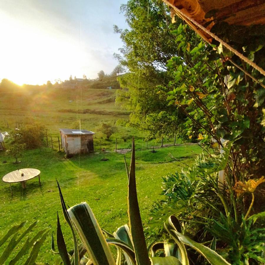 Casa Kayam Art Hostel Coliving Coworking Guatapé 外观 照片