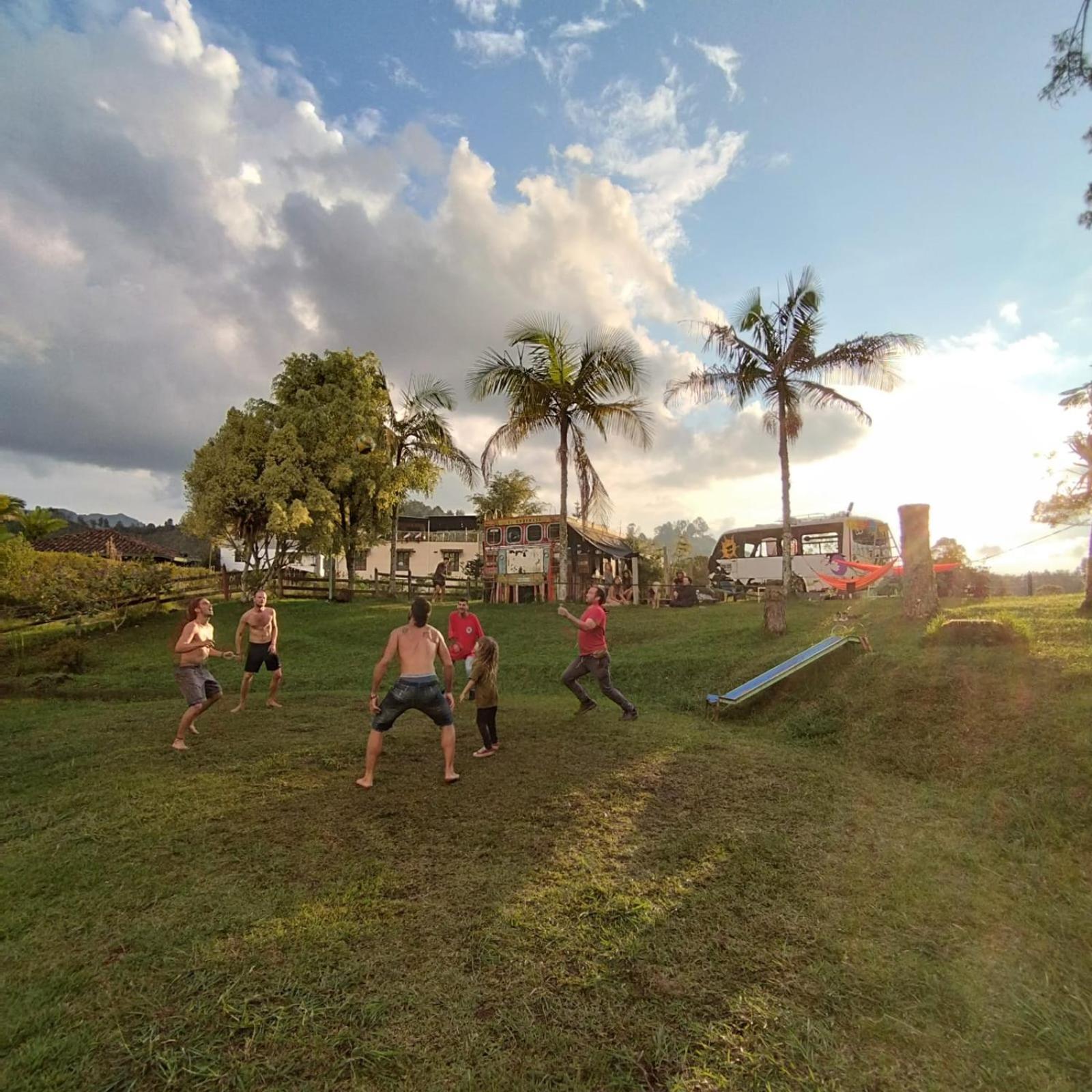 Casa Kayam Art Hostel Coliving Coworking Guatapé 外观 照片